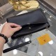 LOUIS VUITTON (Louis Vuitton   ) top original single latest model clutch bag. Imported head layer cowhide. Original hardware. Workmanship to see the details, every place is incomparable to pay attention to, exquisite and