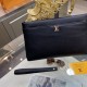 LOUIS VUITTON (Louis Vuitton   ) top original single latest model clutch bag. Imported head layer cowhide. Original hardware. Workmanship to see the details, every place is incomparable to pay attention to, exquisite and