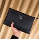 Louis Vuitton Clutch Bag Exclusive First  Original Goods   This tote bag is made of imported cowhide leather   Each bag is decorated with PRADA Lightweight and super practical   Length 28XHeight 18XBottom 3cm  Model No. 