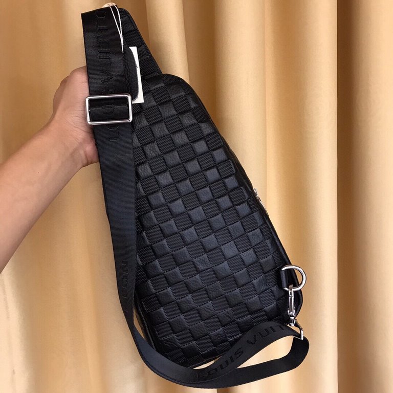 (Original goods) (Model 530-4) black [LV] top original single, chest bag   burst models [strong] [strong]   synchronization, the original single into the enclosure of the first layer of cowhide, high-end atmosphere, befo