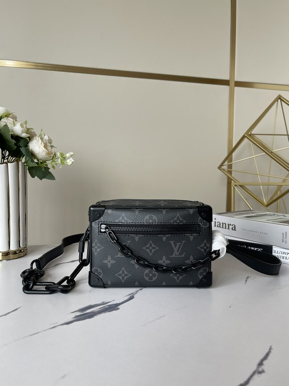 【Top Original Exclusive Photograph】 M44735 M68906 M44480 lv new shoulder crossbody bag box bag for men and women iconic Monogram print with contrasting resin chain strap, menswear artistic director Virgil Abloh for this 