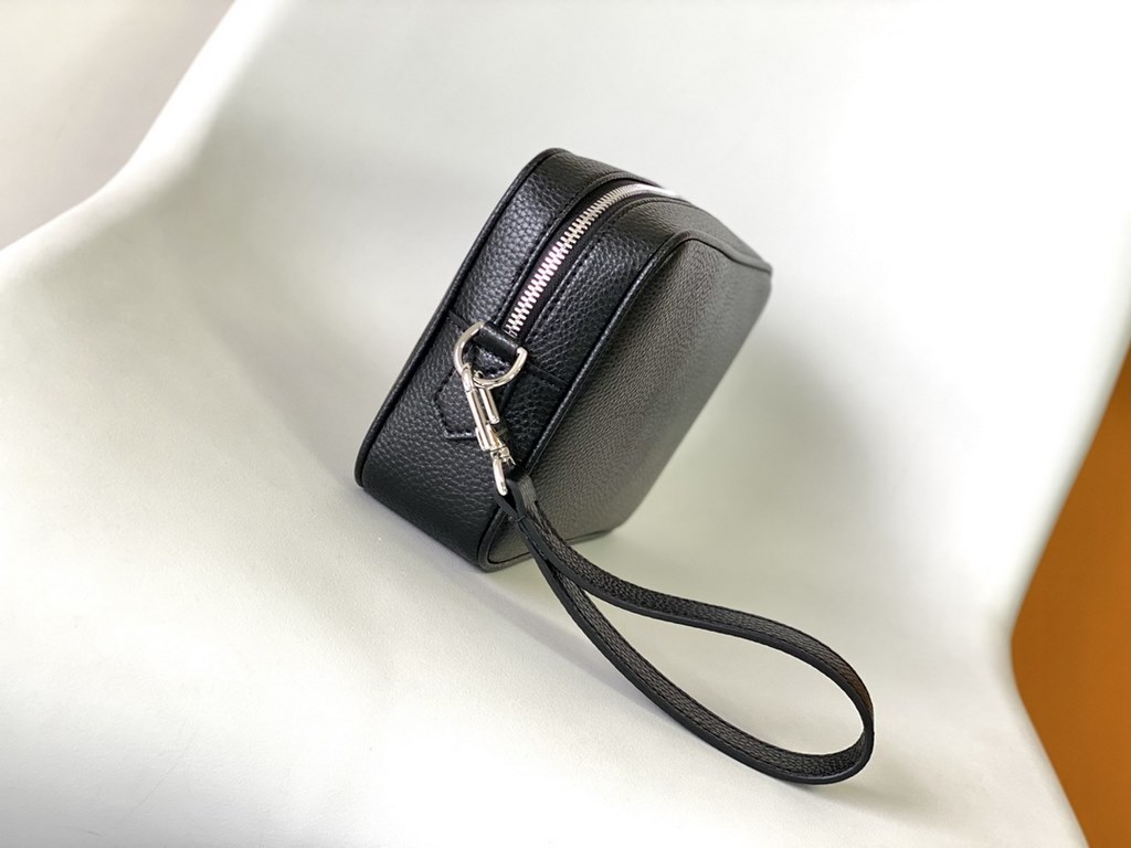 Top quality original  M41663 Lychee N41664 Black Check N41663 Non-Check M42838 Old Flower M41663 Black Flower Clutch The Pochette Kasai clutch is shaped in subtle Taga leather with a compact shape and LV lettering at the