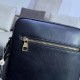 New  LOUIS VUITTON (Louis Vuitton)  2021 latest shoulder bag not only the bag type well done, but also the quality is very fine, the front pocket classic embossed, semi-stereotyped design, hardware supporting, simple and