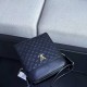 New  LOUIS VUITTON (Louis Vuitton)  2021 latest shoulder bag not only the bag type well done, but also the quality is very fine, the front pocket classic embossed, semi-stereotyped design, hardware supporting, simple and