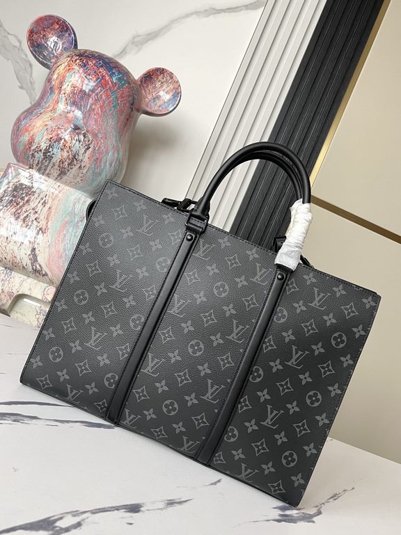 【Top Original Single Exclusive Photograph】M45265 Black Flower Briefcase Series SAC PLAT HORIZONTAL ZIPPé Briefcase Sac Plat Horizontal Zippé Briefcase from Monogram Eclipse canvas and leather, LV letters embossed with th