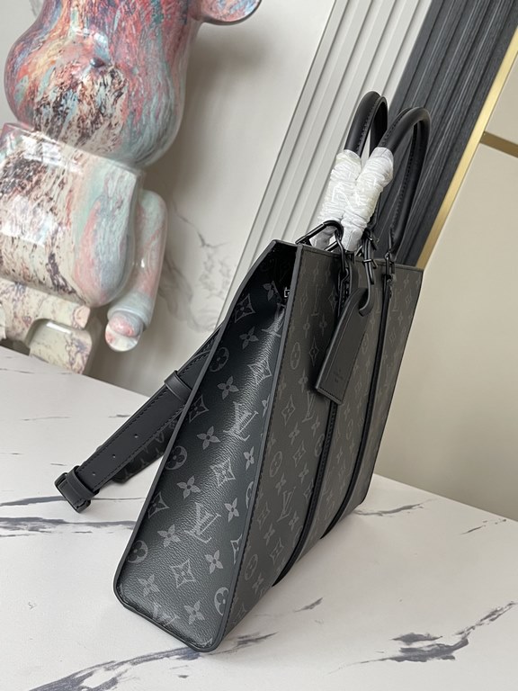 【Top Original Single Exclusive Photograph】M45265 Black Flower Briefcase Series SAC PLAT HORIZONTAL ZIPPé Briefcase Sac Plat Horizontal Zippé Briefcase from Monogram Eclipse canvas and leather, LV letters embossed with th