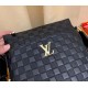 New Lv crossbody bag   Italian imported cowhide   top goods,   steel hardware are brand LOGO, look at the gloss of the leather, look at the oil edge, look at the alignment, the highest quality in the market, there is no 