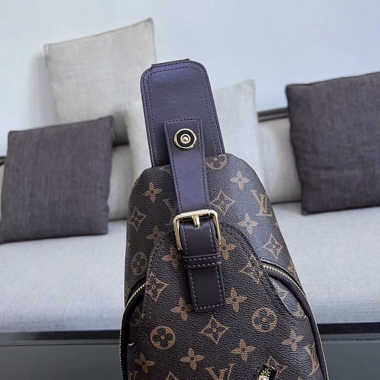 LV Chest BagModel 23344Size 18-31-5Counter new    heavy hit replica   original leather replica   leather super soft   oversized capacity   customized counter original hardware  smooth zipper    perfect craftsmanship   re