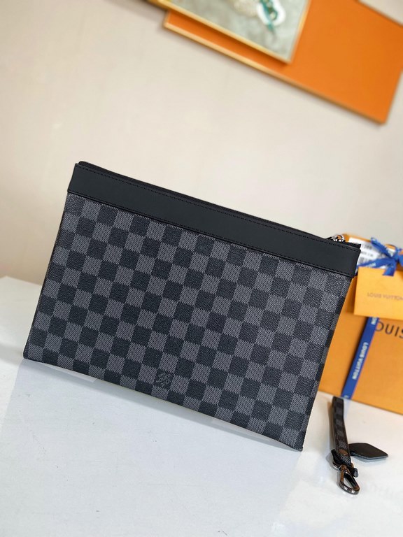 [Top Quality 6205 Clutch Bag] This handbag cut from soft Monogram Eclipse canvas has a compact yet practical size and is part of the Gaston A limited edition of Gaston Labels, the embossed leather appliqué draws on the v