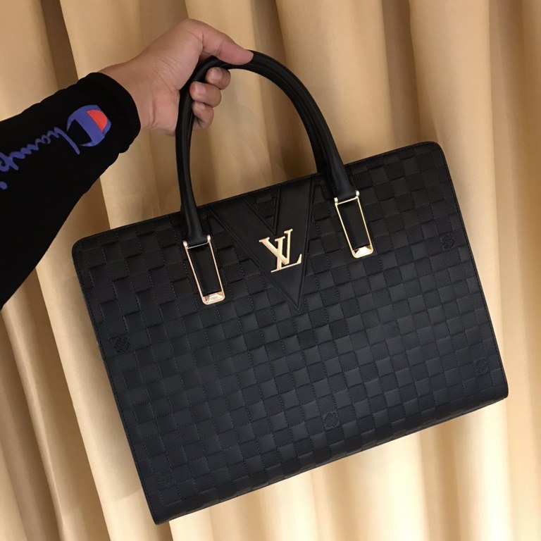 Out of the shipment ah [hey ha] Lv . Briefcase Genuine YKK hardware, get your hands on you understand how good Italy    imported elephant grain cowhide (market exclusivity), removable shoulder strap, the size of the body