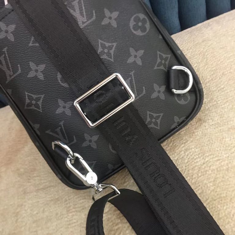 LV Chest BagModel 28996Size 18-31-5Counter new    Heavy hit replica   original leather replica   leather super soft   super large capacity   customized counter original hardware  smooth zipper    perfect craftsmanship   