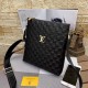 New Lv crossbody bag   Italian imported cowhide   top goods,   steel hardware are brand LOGO, look at the gloss of the leather, look at the oil edges, look at the alignment, the highest quality in the market, there is no