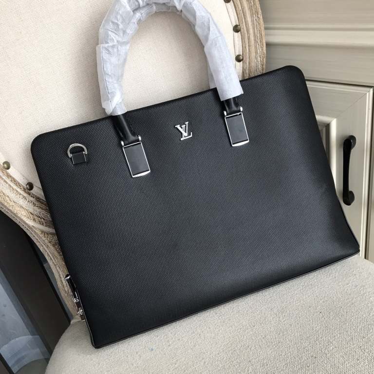 Top counter rat ruthless goods 2022 latest hot models top LV combination lock imported leather high-end handheld briefcase hot models a large number of shipments, clamoring counter goods   top original single goods   pap