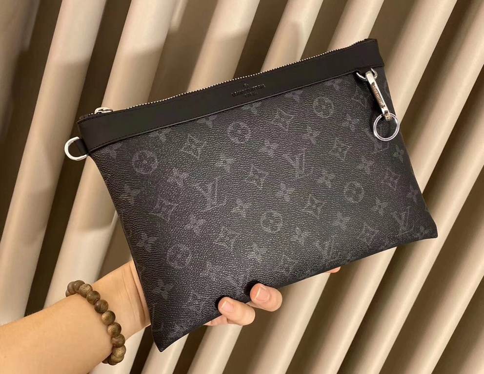 LV Louis Vuitton multifunctional handbag shipping   unisex models   summer staple models   imported special materials PVC plating with leather refined from   real shot not to repair the picture   every detail can be seen