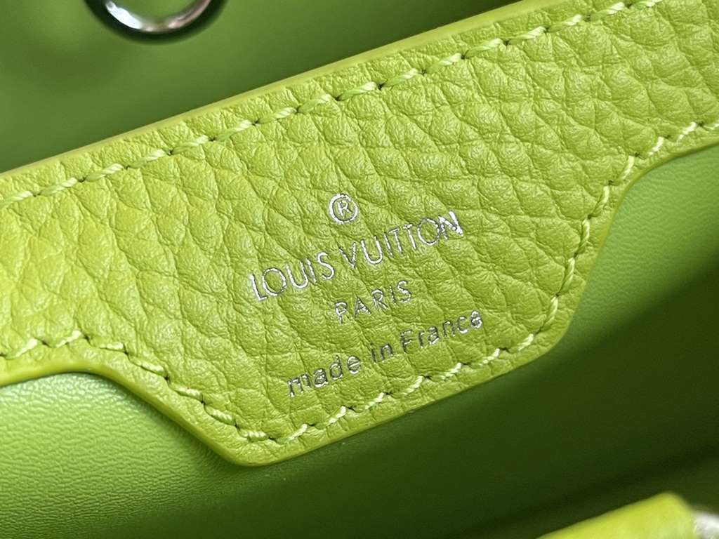 Premium with full set of counter packaging   [Premium Boutique Original Leather M56071 Small   Lemon Green with Silver Buckle]The first Louis Vuitton store opened on the Rue du Capucine in Paris, the Capucines are as tim