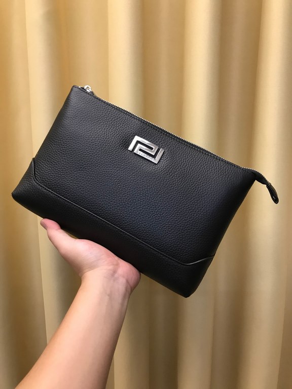 With the box   so many people fancy bag Lv is not good to sell turn the picture know. Latest 2021 Launched  Men's Clutch Zipper Bag, Selected Leather - High-grade Imported Cowhide Leather, Imported Lining Design   Unifor