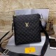 New Lv crossbody bag   Italian imported cowhide   top goods,   steel hardware are brand LOGO, look at the gloss of the leather, look at the oil edge, look at the alignment, the highest quality in the market, there is no 