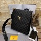 New Lv crossbody bag   Italian imported cowhide   top goods,   steel hardware are brand LOGO, look at the gloss of the leather, look at the oil edge, look at the alignment, the highest quality in the market, there is no 