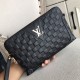 Top counter rat ruthless goods 2022 latest style LV men's combination lock clutch bag fire models a large number of shipments to pull, clamoring counter goods  top original single goods  paper talking about bragging righ