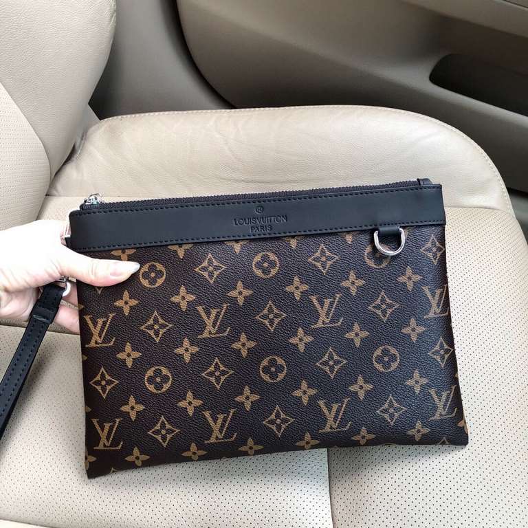 P, LV Louis Vuitton multifunctional handbag shipping   men and women universal style   main models   imported special materials PVC plating with leather refined from   real shot not retouching   every detail can be seen 