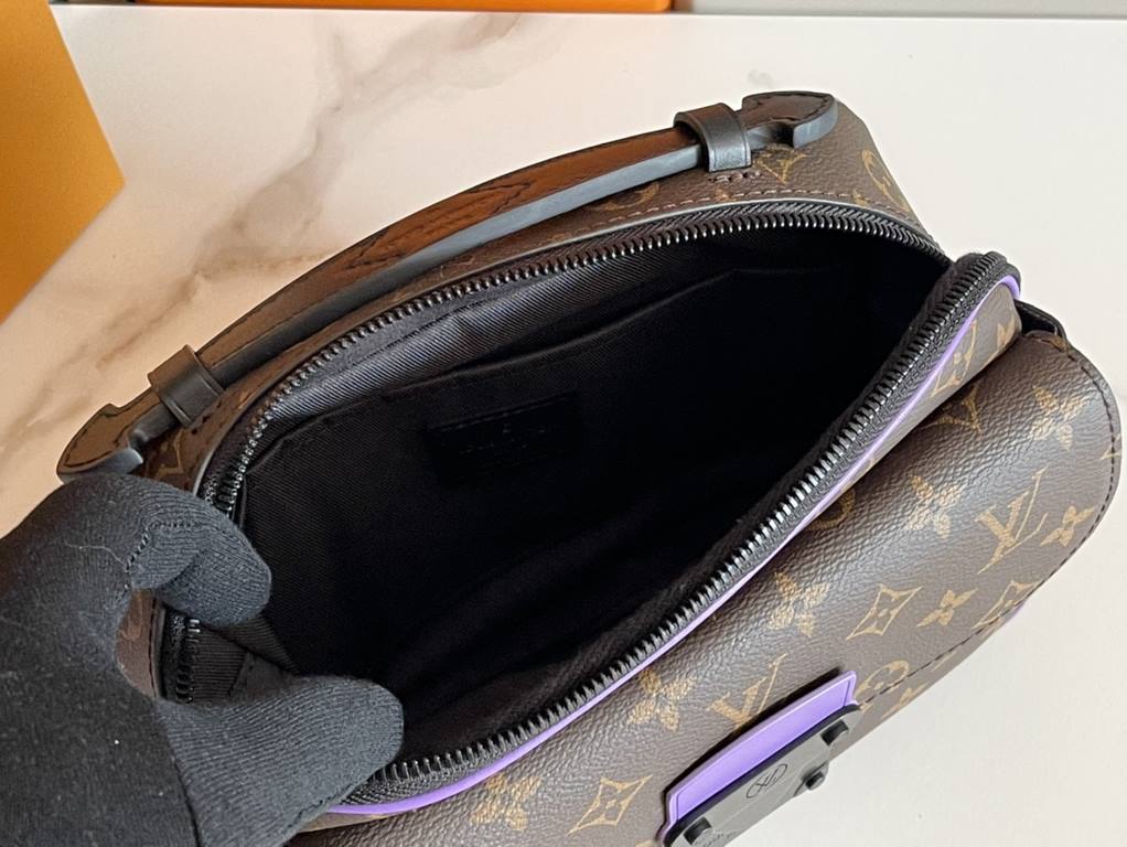 Top quality original  Original development, all-steel hardware    This S Lock messenger bag in Monogram Macassar canvas features a new closure inspired by Georges Vuitton's hard case closure designed in 1886. A special f