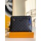 LV Louis Vuitton is the first to use the pouch in the world's most prestigious luxury brand, and it's the first to use the pouch in the world's most prestigious brand.The new pouch clutch is made of damier graphite canva