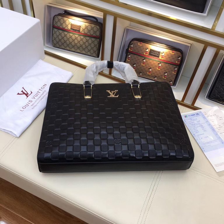 The original official network model 66112-1 # original single goods [love] LV original single authentic new counter with the same high-end men's casual briefcase   workmanship super refined and elegant. With imported raw