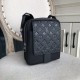 Top counter rat ruthless goods 2022 latest style LV nylon cloth with imported head layer flower leather men's small crossbody bag super hot mass shipment pull, clamoring counter goods   top original single goods   paper 