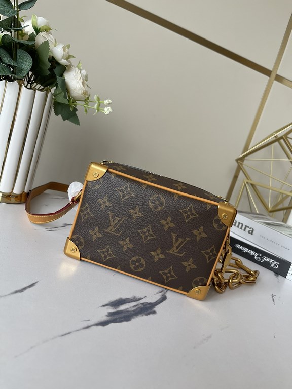 【Top Original Exclusive Photograph】 M44735 M68906 M44480 lv new shoulder crossbody bag box bag for men and women iconic Monogram print with contrasting resin chain strap, menswear artistic director Virgil Abloh for this 