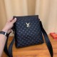 New Lv crossbody bag   Italian imported cowhide   top goods,   steel hardware are brand LOGO, look at the gloss of the leather, look at the oil edges, look at the alignment, the highest quality in the market, there is no