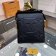 New  LOUIS VUITTON (Louis Vuitton)   the latest shoulder bag Not only the bag type to do a good job, and the quality is also very fine, the use of imported cowhide embossed production, hardware supporting with a combinat