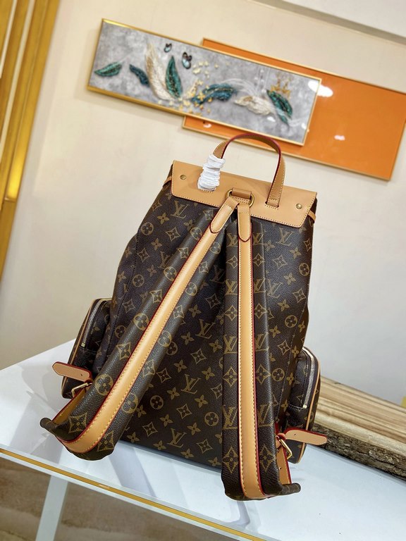 [LV 45670 Shoulder Bag]     Trio shoulder bag is a Monogram canvas body with cowhide flap, embellished with modern details such as a gold chain on the front pocket, linking Louis Vuitton's The Trio shoulder bag is a Mono