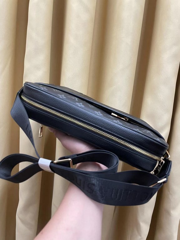 2023 spring fire crossbody bag   Italian imported cowhide   top goods,   steel hardware are brand LOGO, look at the gloss of the skin, look at the oil edges, look at the alignment, the highest quality in the market, ther