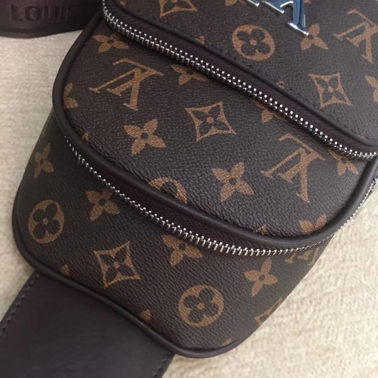 LV Chest BagModel 28996Size 18-31-5Counter new    Heavy hit replica   original leather replica   leather super soft   super large capacity   customized counter original hardware  smooth zipper    perfect craftsmanship   