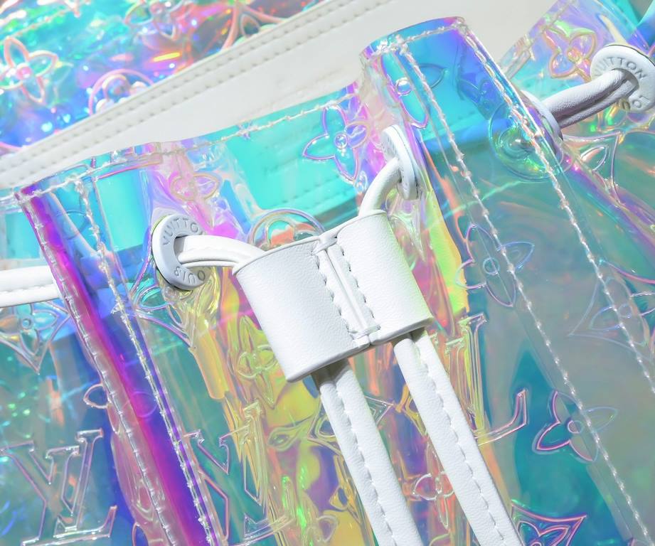 EXCLUSIVE PHOTO - UPGRADED   Model M53286 M41379 TRANSPARENT Dazzle! CHRlSTOPHER LARGE SHOULDER BAG This colorful Christopher Large Shoulder Bag demonstrates the forward-thinking vision of Louis Vuitton's Menswear Artist