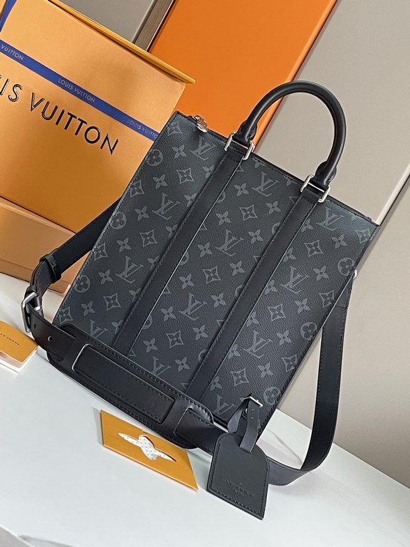 Top Original   Genuine Development, All Steel Hardware     Drawing inspiration from Louis Vuitton's iconic Sac Plat bag, this bag is elegantly shaped in Monogram Eclipse Reserve canvas. Reinforced leather straps and a na