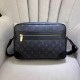 [Original Goods] LV Crossbody BagModel 2367-2Size 31-21-7Counter new    heavy hit version of the replica   original leather replica   leather super soft   oversized capacity   customized counter original hardware  smooth