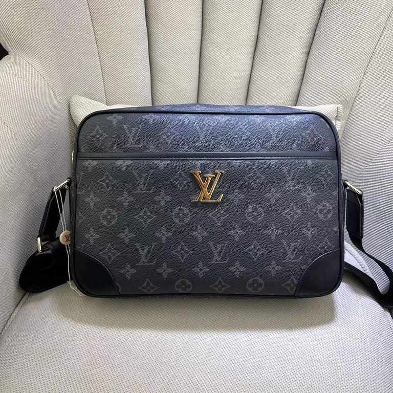 [Original Goods] LV Crossbody BagModel 2367-2Size 31-21-7Counter new    heavy hit version of the replica   original leather replica   leather super soft   oversized capacity   customized counter original hardware  smooth