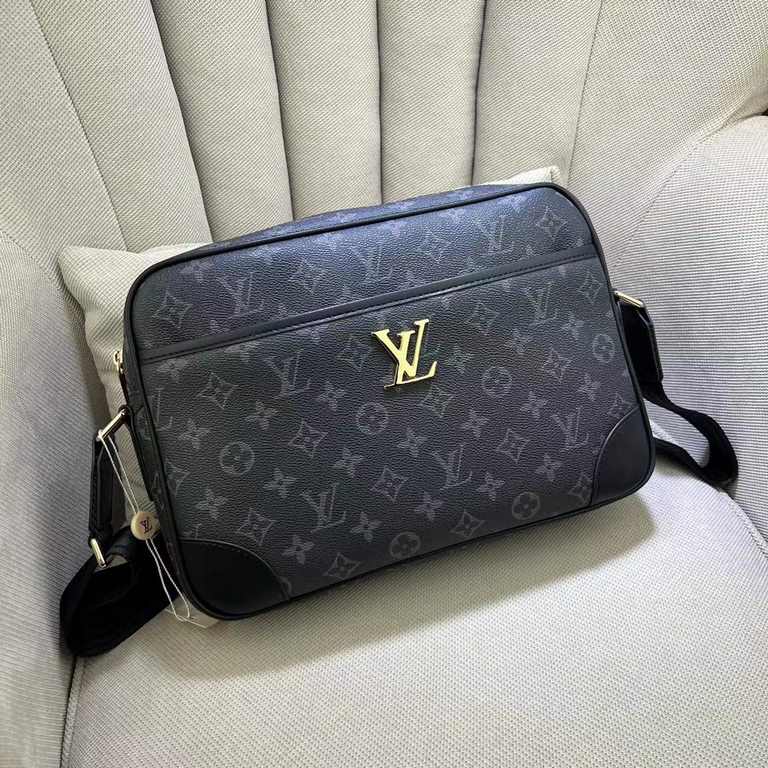 [Original Goods] LV Crossbody BagModel 2367-2Size 31-21-7Counter new    heavy hit version of the replica   original leather replica   leather super soft   oversized capacity   customized counter original hardware  smooth