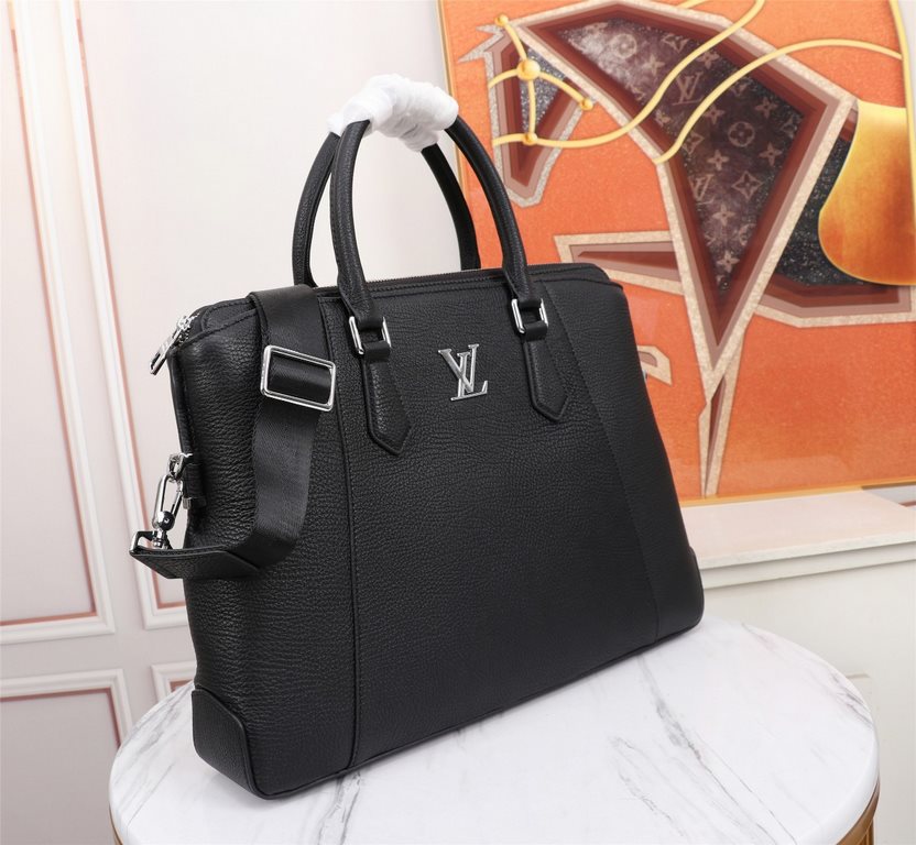 【Top Original Quality】 2022 Newest LV Briefcase The original European imported cowhide sketches the iconic lines, made with imported equipment, fashionable and trendy, counter quality, more zipper pockets and internal pa