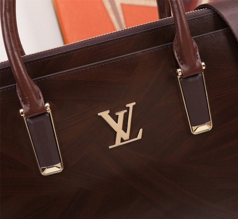 Top quality original single] 2022 classic LV combination lock briefcase European original imported cowhide sketched iconic lines, using imported equipment, fashionable trend, counter quality, more front zipper pockets an