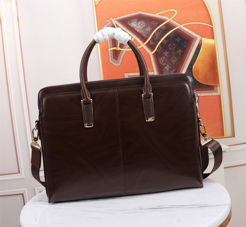 Top quality original single] 2022 classic LV combination lock briefcase European original imported cowhide sketched iconic lines, using imported equipment, fashionable trend, counter quality, more front zipper pockets an