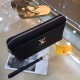 ￥ New  LOUIS VUITTON (Louis Vuitton) latest clutch bag Not only the bag type to do a good job, and the quality is also very fine, the use of imported buffalo leather, semi-stereotypes design, hardware supporting, simple 