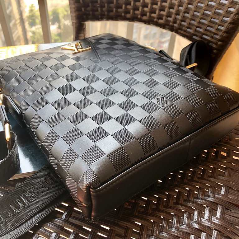 LV Louis Vuitton Overseas Traditional Unique Shoulder Bag   Original Purchase Beaten Version Fine Workmanship   Original Cowhide with   Original Hardware   Men's God Essentials Schedule Special face Successful men need m