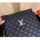 New Lv crossbody bag   Italian imported cowhide   top goods,   steel hardware are brand LOGO, look at the gloss of the leather, look at the oil edges, look at the alignment, the highest quality in the market, there is no