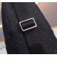 LV    new men's chest bag tide brand   the most trendy and hottest models Imported original cowhide, feel first-class   workmanship is very exquisite   show fashion and trend, presenting an inadvertent fashionable style 