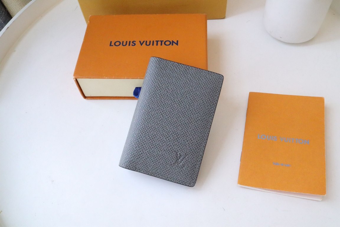 M81550Pocket walletCrafted in textured Taga leather, this pocket wallet is a classic Louis Vuitton compact. The wallet's understated color scheme and discreet LV initials logo at the bottom add an elegant touch, while th