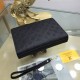 New  LOUIS VUITTON (Louis Vuitton)   2022 latest clutch bag Not only the bag type to do well, and the quality is also very fine, the use of imported cowhide embossed production, hardware supporting with a combination of 