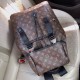 秘[LV 8087 Backpack]     Italian Milan counter new    Imported special fabrics with cowhide  [Strong] Casual outdoor duffel bag, call the counter     Top single original goods   [Strong] That texture Impeccable, unique it