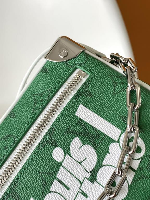 TOP ORIGINAL M80816 GREEN  This Mini Soft Trunk bag in vintage Monogram canvas features the new louis vuitton! logo, a nod to Virgil Abloh's fashion statement with the Everyday LV capsule collection for FallWinter 2021-2